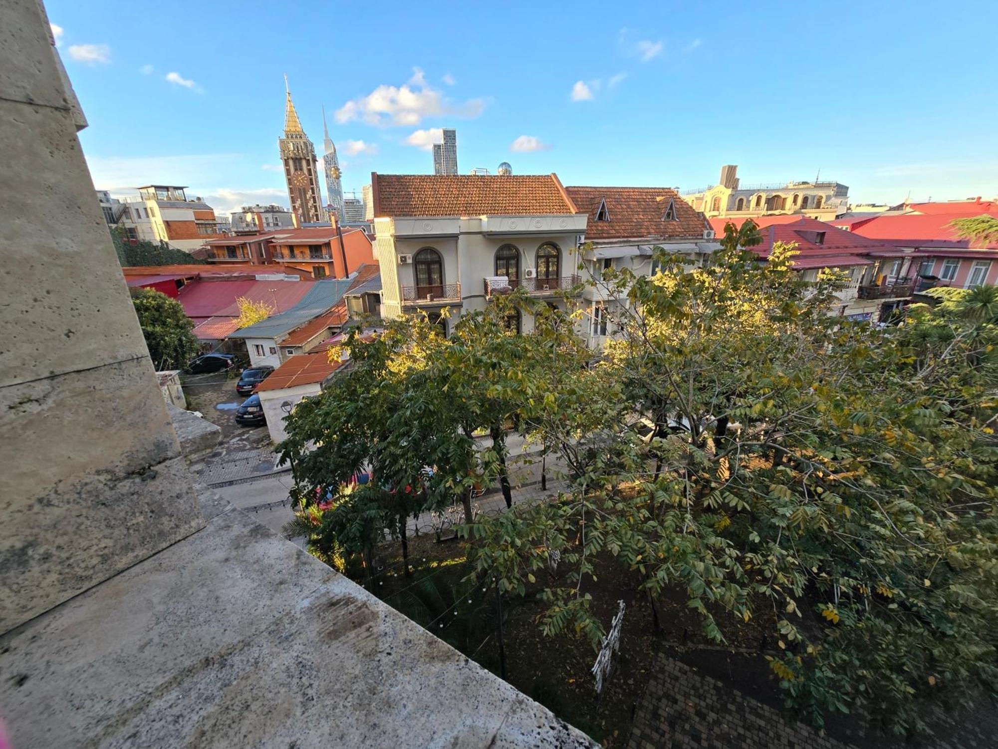 уютная в центре דירה באטומי